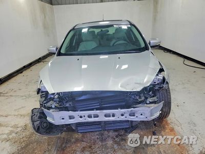 Piąte zdjęcie samochodu w środku: 2018 FORD FOCUS TITANIUM VIN:1FADP3N26JL293966 - miniatura