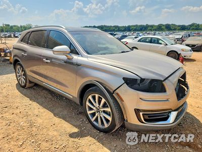 Czwarte zdjęcie samochodu z boku: 2019 LINCOLN NAUTILUS SELECT VIN:2LMPJ6K95KBL41115 - miniatura