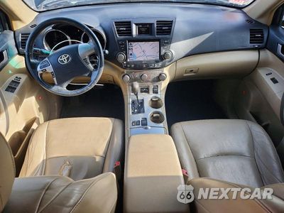 Zdjęcie 8 z 13 samochodu: 2011 TOYOTA HIGHLANDER SE VIN:5TDBK3EH7BS072820 - miniatura