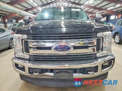 Piąte zdjęcie samochodu w środku: 2017 FORD F350 SUPER DUTY VIN:1FT8W3BTXHEC93107 - miniatura