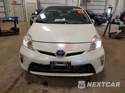 Piąte zdjęcie samochodu w środku: 2014 TOYOTA PRIUS THREE VIN:JTDKN3DU4E1789490 - miniatura