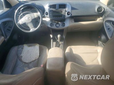 Zdjęcie 8 z 12 samochodu: 2006 TOYOTA RAV4 LIMITED VIN:JTMZD31V765012889 - miniatura