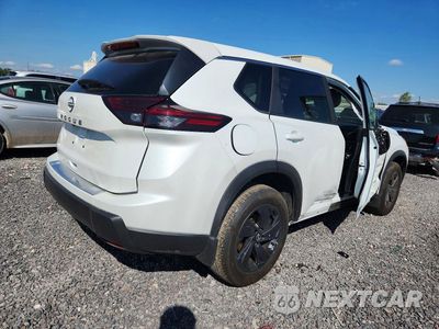 Trzecie zdjęcie samochodu z tyłu: 2026 NISSAN ROGUE SV VIN:5N1BT3BA6TC743400 - miniatura