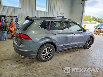 Trzecie zdjęcie samochodu z tyłu: 2019 VOLKSWAGEN TIGUAN SE VIN:3VV2B7AX6KM143883 - miniatura