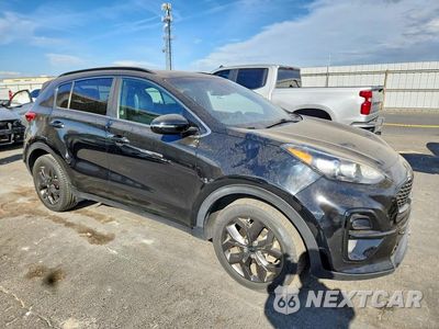 Czwarte zdjęcie samochodu z boku: 2021 KIA SPORTAGE S VIN:KNDP63AC6M7852454 - miniatura