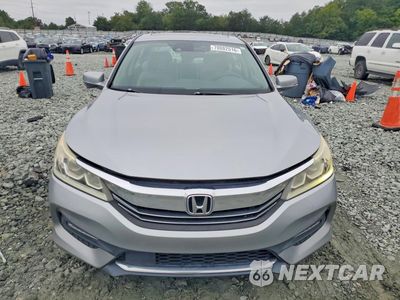 Piąte zdjęcie samochodu w środku: 2017 HONDA ACCORD EXL VIN:1HGCR3F00HA004360 - miniatura