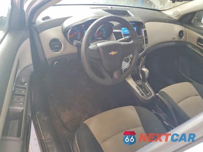 Zdjęcie 8 z 12 samochodu: 2012 CHEVROLET CRUZE LS VIN:1G1PC5SH8C7238267 - miniatura