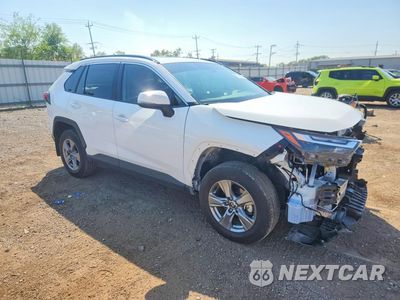 Czwarte zdjęcie samochodu z boku: 2025 TOYOTA RAV4 XLE VIN:2T3P1RFV3SW635506 - miniatura
