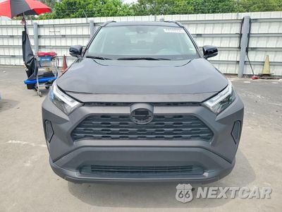Piąte zdjęcie samochodu w środku: 2024 TOYOTA RAV4 XLE VIN:2T3W1RFV4RW334314 - miniatura