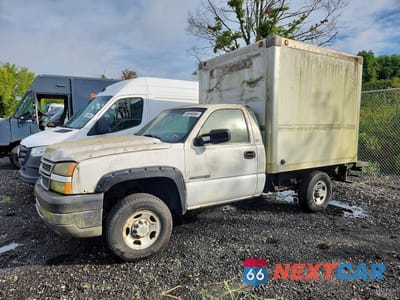 2005 CHEVROLET SILVERADO C2500 HEAVY DUTY 1GBHC24U65E140670 - główne zdjęcie licytacji z USA - miniatura