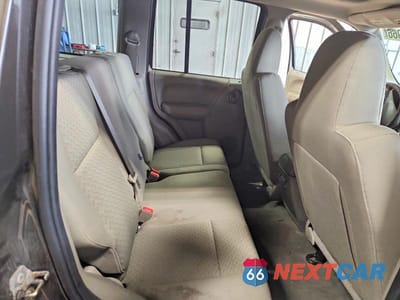 Zdjęcie 11 z 13 samochodu: 2005 JEEP LIBERTY RENEGADE VIN:1J4GL38K65W672107 - miniatura