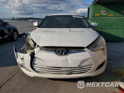 Piąte zdjęcie samochodu w środku: 2014 HYUNDAI VELOSTER BASE VIN:KMHTC6AD6EU189760 - miniatura