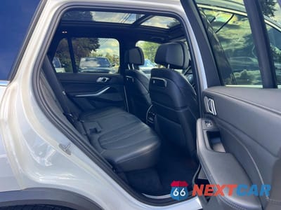 Zdjęcie 6 z 10 samochodu: 2025 BMW X5 XDRIVE50E VIN:5UX43EU06S9X96279 - miniatura