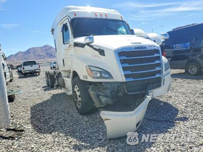 Czwarte zdjęcie samochodu z boku: 2025 FREIGHTLINER CASCADIA 126 SEMI TRUCK VIN:3AKJHHDR3SSVX7480 - miniatura