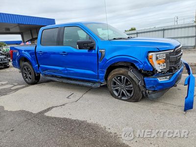 Czwarte zdjęcie samochodu z boku: 2021 FORD F150 SUPERCREW VIN:1FTFW1E50MFB33685 - miniatura