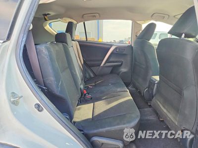 Zdjęcie 11 z 14 samochodu: 2018 TOYOTA RAV4 LE VIN:JTMZFREVXJJ746949 - miniatura