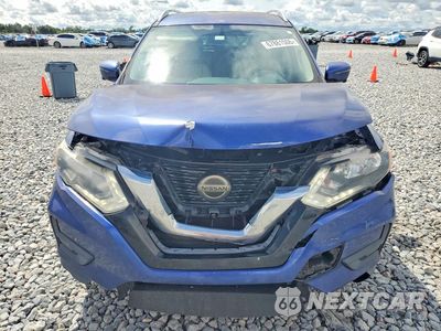 Piąte zdjęcie samochodu w środku: 2018 NISSAN ROGUE SV VIN:KNMAT2MT2JP582364 - miniatura