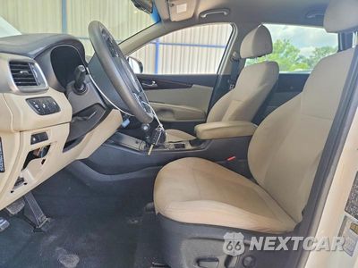 Zdjęcie 7 z 12 samochodu: 2018 KIA SORENTO LX V6 VIN:5XYPG4A55JG396577 - miniatura