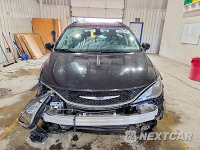 Piąte zdjęcie samochodu w środku: 2017 CHRYSLER PACIFICA TOURING L VIN:2C4RC1BG0HR831854 - miniatura