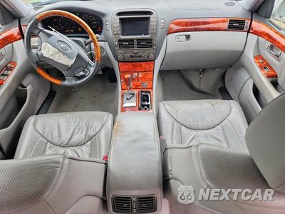 Zdjęcie 8 z 12 samochodu: 2004 LEXUS LS 430 VIN:JTHBN36F740160954 - miniatura