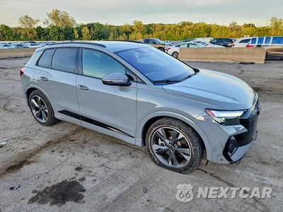 Czwarte zdjęcie samochodu z boku: 2025 AUDI Q4 E-TRON PREMIUM VIN:WA1KUBFZ9SP039737 - miniatura