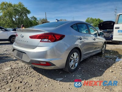 Trzecie zdjęcie samochodu z tyłu: 2020 HYUNDAI ELANTRA SEL VIN:5NPD84LF1LH548517 - miniatura