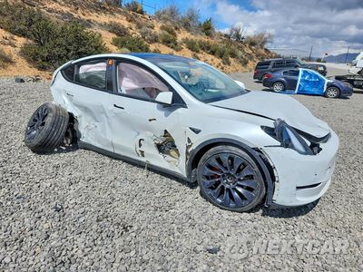 Czwarte zdjęcie samochodu z boku: 2024 TESLA MODEL Y VIN:7SAYGDEF0RA279595 - miniatura
