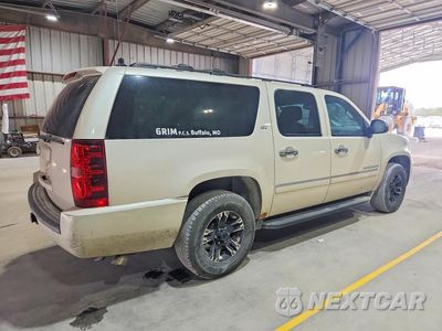Trzecie zdjęcie samochodu z tyłu: 2013 CHEVROLET SUBURBAN K1500 LTZ VIN:1GNSKKE77DR269092 - miniatura