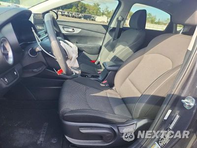 Zdjęcie 7 z 13 samochodu: 2022 KIA FORTE LXS VIN:3KPF24AD0NE426198 - miniatura