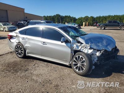 Czwarte zdjęcie samochodu z boku: 2018 TOYOTA AVALON HYBRID XLE PREMIUM VIN:4T1BD1EB9JU060815 - miniatura