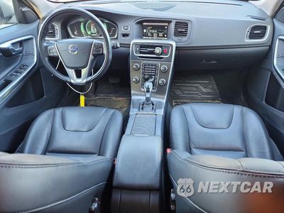 Zdjęcie 8 z 13 samochodu: 2015 VOLVO V60 PLATINUM VIN:YV1612SD5F1190006 - miniatura