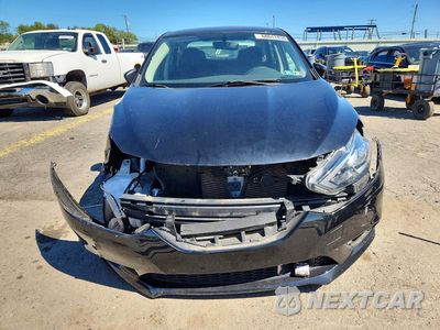 Piąte zdjęcie samochodu w środku: 2019 NISSAN SENTRA SV VIN:3N1AB7AP0KY305092 - miniatura