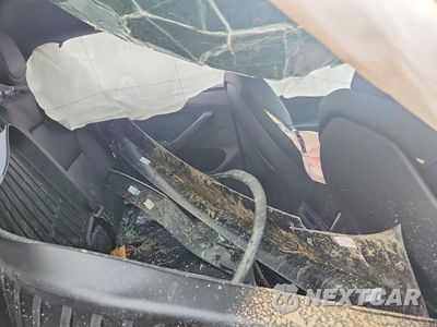 Zdjęcie 10 z 11 samochodu: 2026 TESLA MODEL Y VIN:7SAYGDEE9TA693196 - miniatura