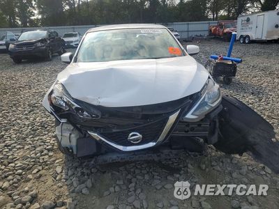 Piąte zdjęcie samochodu w środku: 2017 NISSAN SENTRA S VIN:3N1AB7AP9HY350864 - miniatura