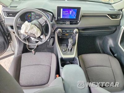 Zdjęcie 8 z 13 samochodu: 2023 TOYOTA RAV4 HYBRID XLE VIN:JTMRWRFV6PJ057840 - miniatura