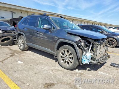 Czwarte zdjęcie samochodu z boku: 2021 TOYOTA RAV4 XLE PREMIUM VIN:2T3A1RFV5MC150035 - miniatura