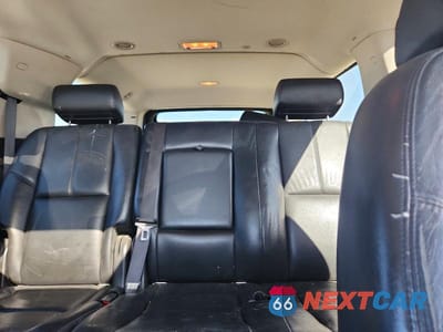 Zdjęcie 10 z 13 samochodu: 2008 CHEVROLET SUBURBAN K1500 LS VIN:3GNFK16398G121202 - miniatura