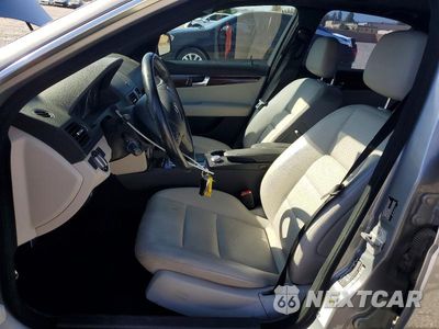 Zdjęcie 7 z 13 samochodu: 2009 MERCEDES-BENZ C 300 VIN:WDDGF54X49R073744 - miniatura