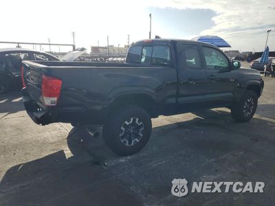 Trzecie zdjęcie samochodu z tyłu: 2016 TOYOTA TACOMA SR VIN:5TFRX5GN5GX067468 - miniatura