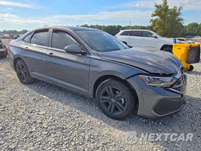 Czwarte zdjęcie samochodu z boku: 2024 VOLKSWAGEN JETTA SE VIN:3VW7M7BU7RM055807 - miniatura