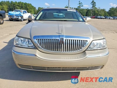Piąte zdjęcie samochodu w środku: 2011 LINCOLN TOWN CAR SIGNATURE LIMITED VIN:2LNBL8CV3BX761207 - miniatura