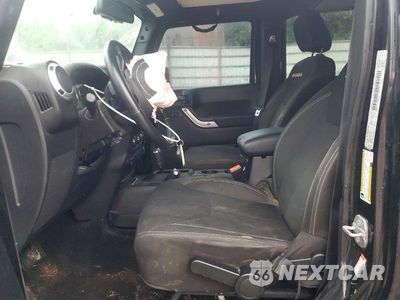 Zdjęcie 7 z 13 samochodu: 2015 JEEP WRANGLER UNLIMITED SAHARA VIN:1C4BJWEG9FL738420 - miniatura
