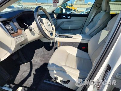 Zdjęcie 7 z 13 samochodu: 2022 VOLVO XC60 B5 MOMENTUM VIN:YV4L12DK1N1951680 - miniatura