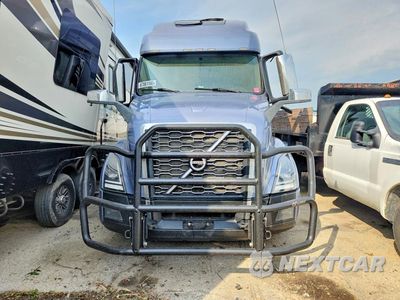 Piąte zdjęcie samochodu w środku: 2019 VOLVO VNL SEMI TRUCK VIN:4V4NC9EH1KN873444 - miniatura