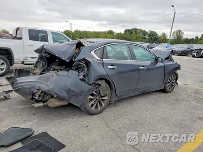 Trzecie zdjęcie samochodu z tyłu: 2017 NISSAN ALTIMA 2.5 SV VIN:1N4AL3APXHC289168 - miniatura