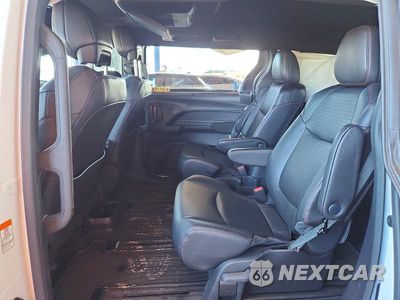 Zdjęcie 11 z 13 samochodu: 2025 TOYOTA SIENNA XSE VIN:5TDDRKEC5SS228565 - miniatura