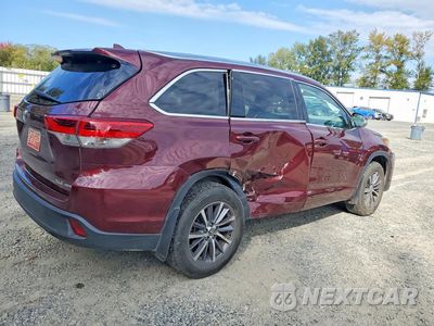Trzecie zdjęcie samochodu z tyłu: 2018 TOYOTA HIGHLANDER XLE VIN:5TDJZRFH2JS844924 - miniatura