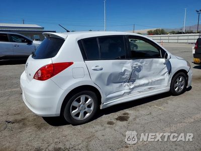 Trzecie zdjęcie samochodu z tyłu: 2010 NISSAN VERSA 1.8 S VIN:3N1BC1CP6AL455926 - miniatura