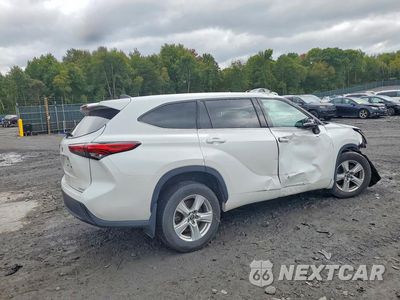 Trzecie zdjęcie samochodu z tyłu: 2022 TOYOTA HIGHLANDER LE VIN:5TDBZRBH9NS223082 - miniatura