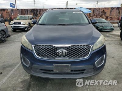 Piąte zdjęcie samochodu w środku: 2016 KIA SORENTO LX VIN:5XYPG4A31GG056172 - miniatura